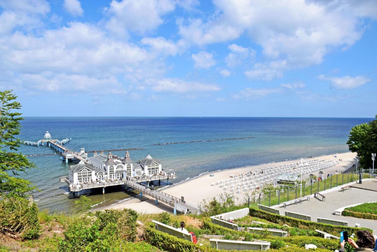Schoene Ferienwohnungen Mit Kamin Im Ostseebad Sellin Exterior photo