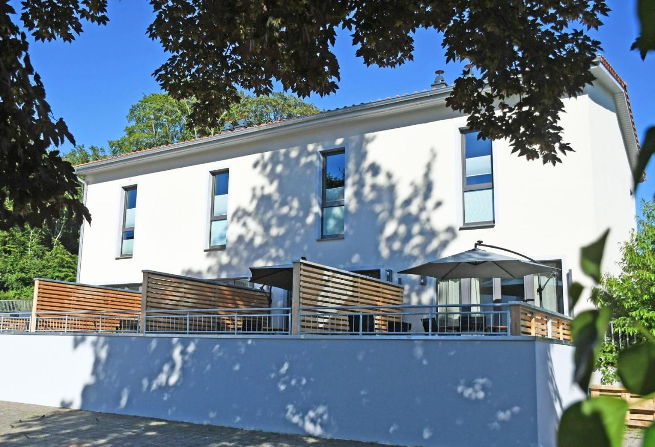 Schoene Ferienwohnungen Mit Kamin Im Ostseebad Sellin Exterior photo