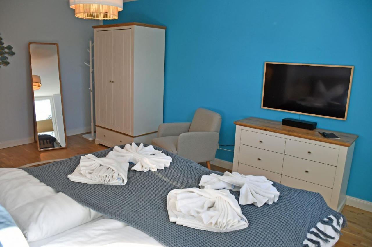 Schoene Ferienwohnungen Mit Kamin Im Ostseebad Sellin Exterior photo