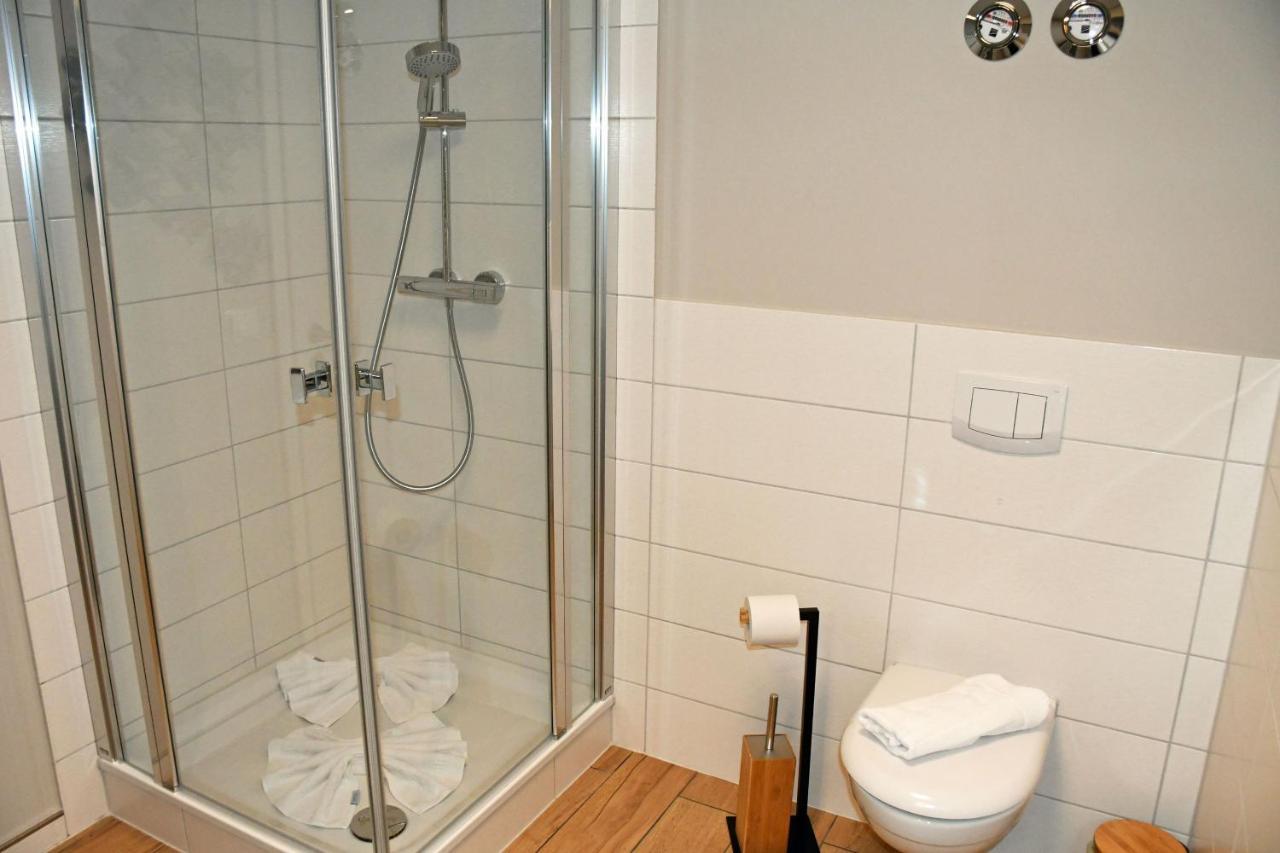 Schoene Ferienwohnungen Mit Kamin Im Ostseebad Sellin Exterior photo