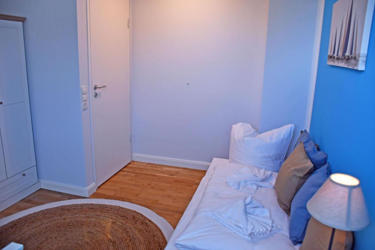 Schoene Ferienwohnungen Mit Kamin Im Ostseebad Sellin Exterior photo
